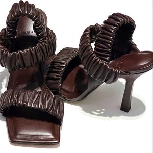 Gianni BiniVanya Scrunched Leather Square Toe Dress Sandals Size5M NWT